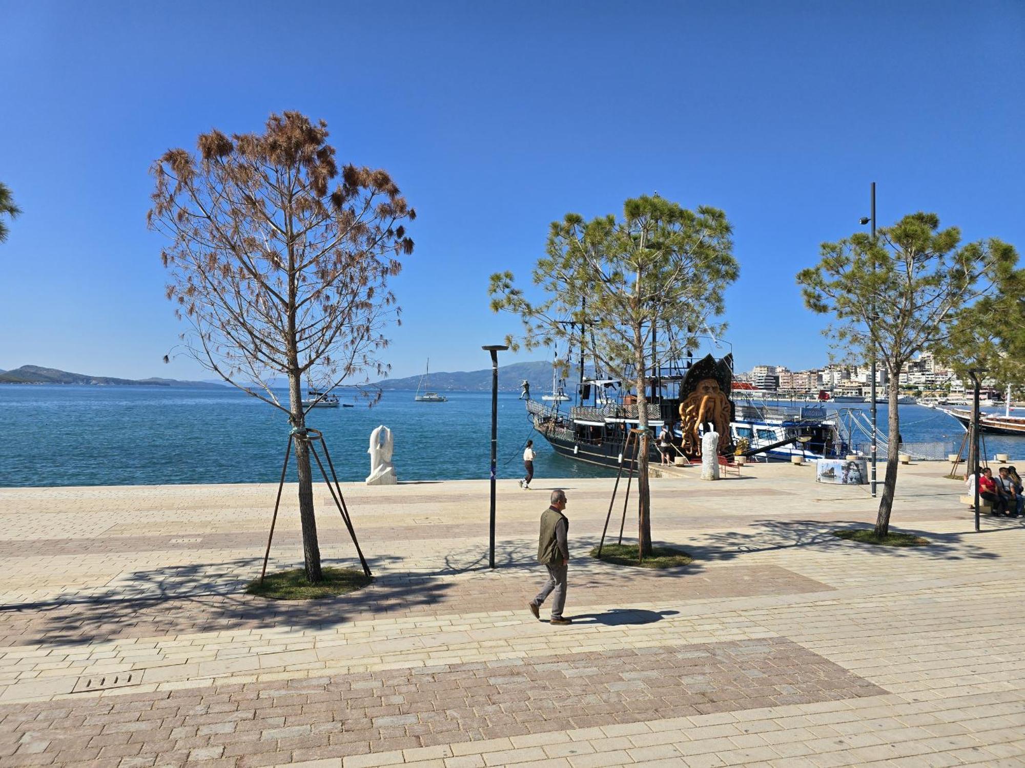 Deep Blue Rooftop - 111 Sarande Luaran gambar