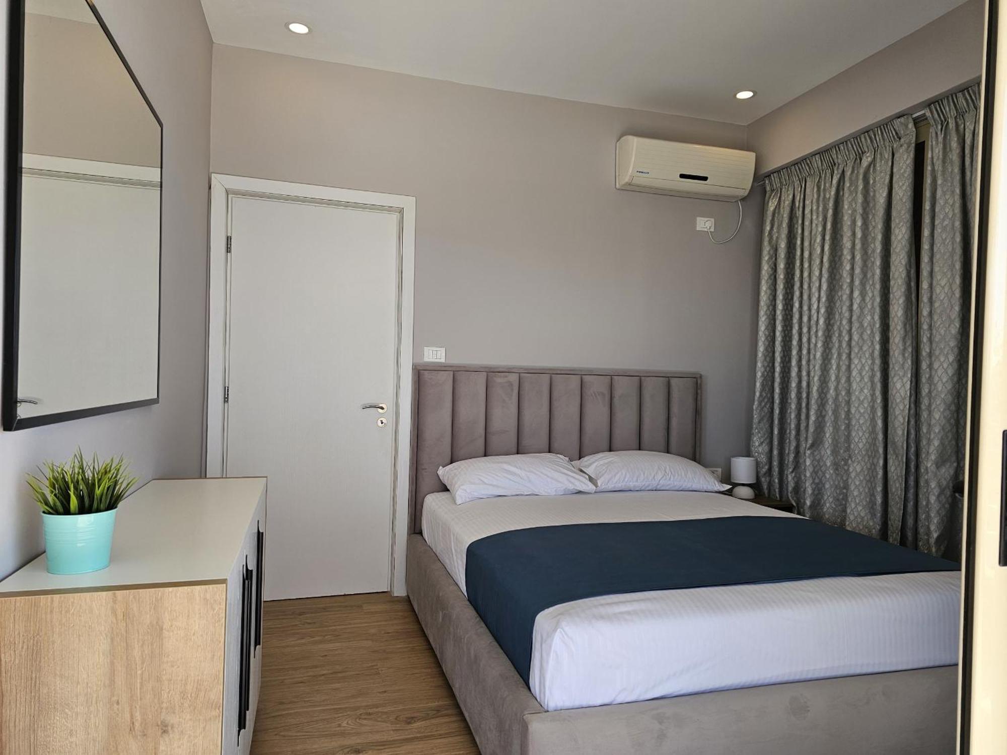 Deep Blue Rooftop - 111 Sarande Luaran gambar