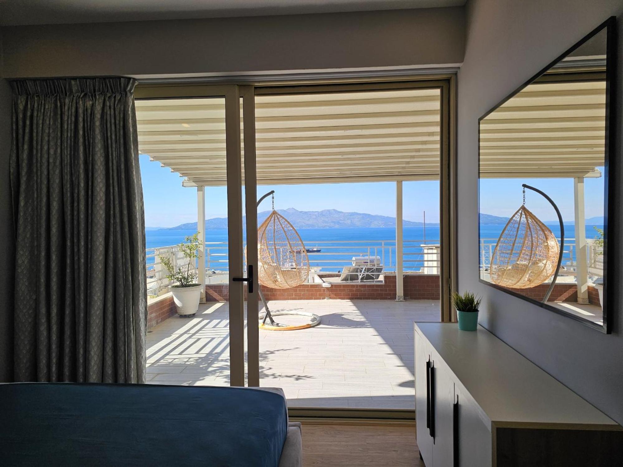 Deep Blue Rooftop - 111 Sarande Luaran gambar