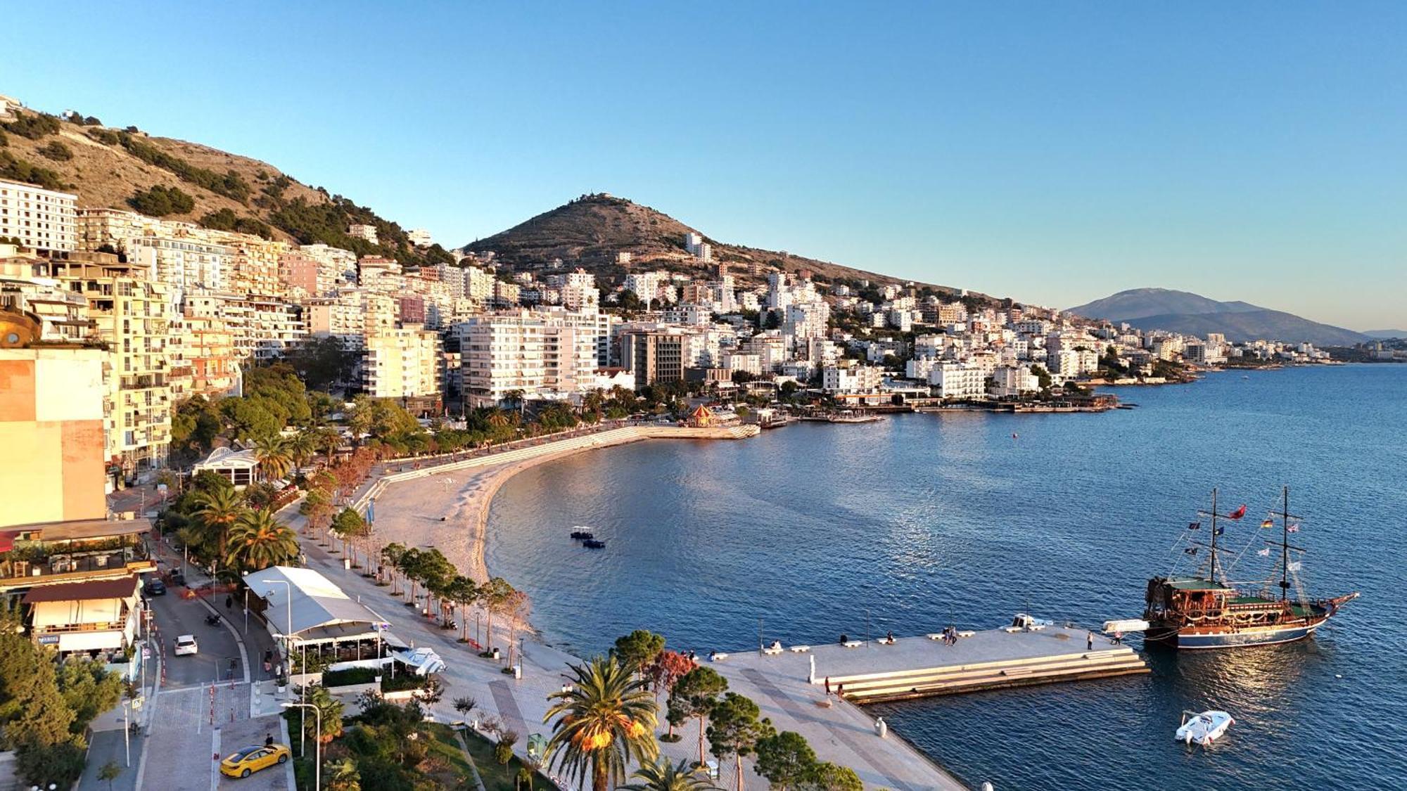 Deep Blue Rooftop - 111 Sarande Luaran gambar