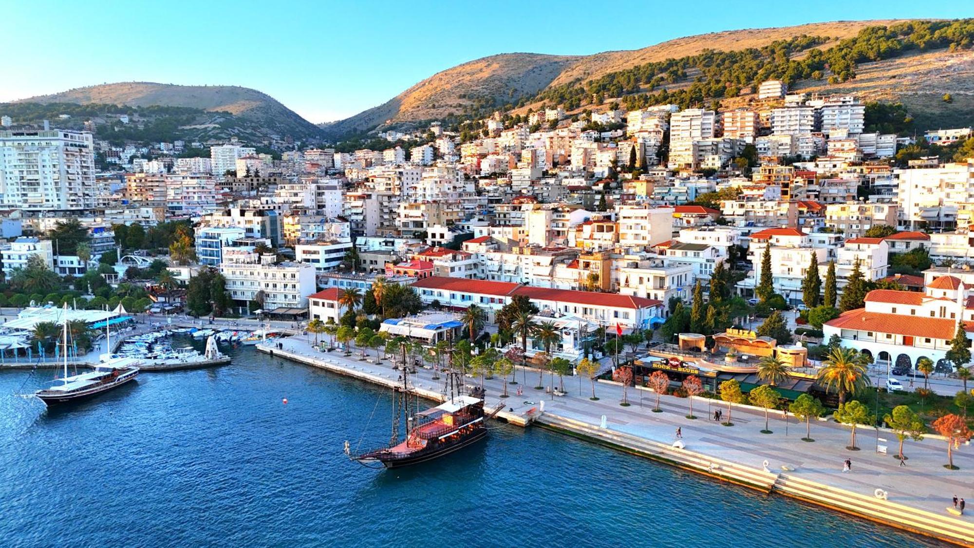 Deep Blue Rooftop - 111 Sarande Luaran gambar