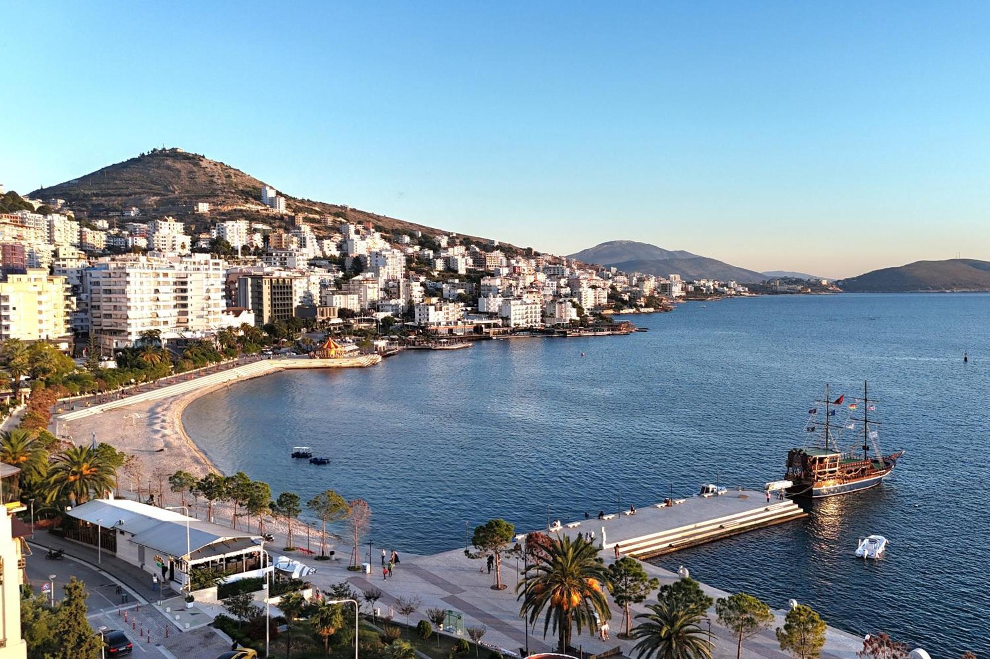 Deep Blue Rooftop - 111 Sarande Luaran gambar